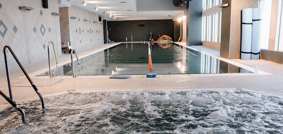 La piscine de l'hôtel Crowne Plaza Tel Aviv City C