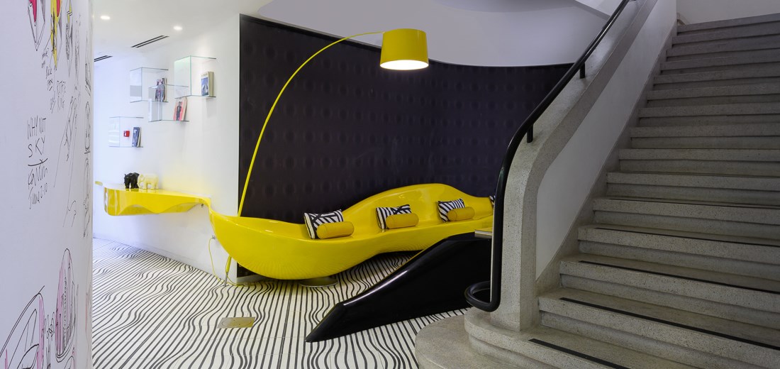 Le lobby de l'hôtel Poli House Tel Aviv