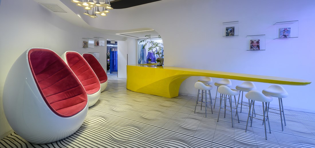 Le lobby de l'hôtel Poli House Tel Aviv